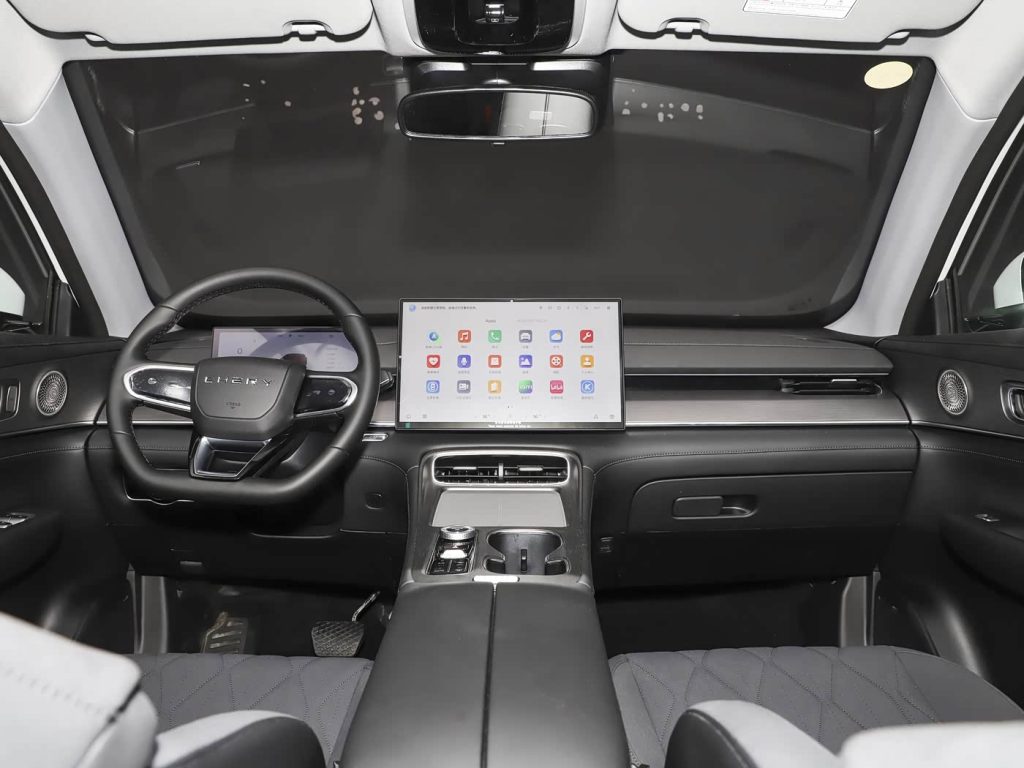 Chery Tiggo 8 PLUS 2025