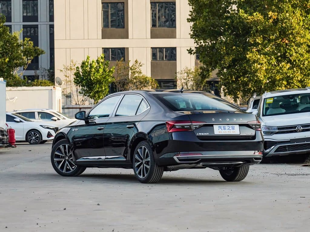 Skoda Superb PRO 2025