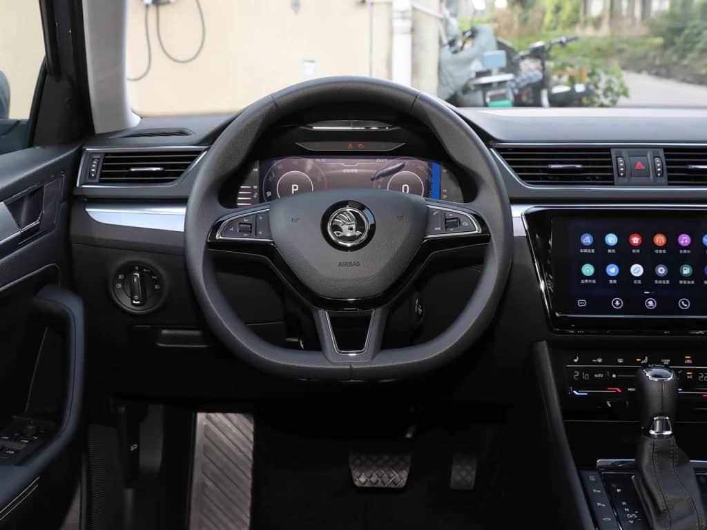 Skoda Superb PRO 2025