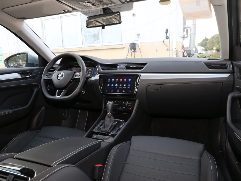 Skoda Superb PRO 2025