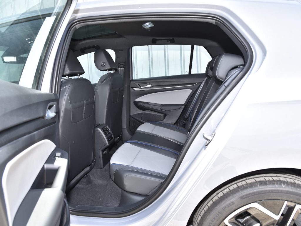 Volkswagen Golf 2025