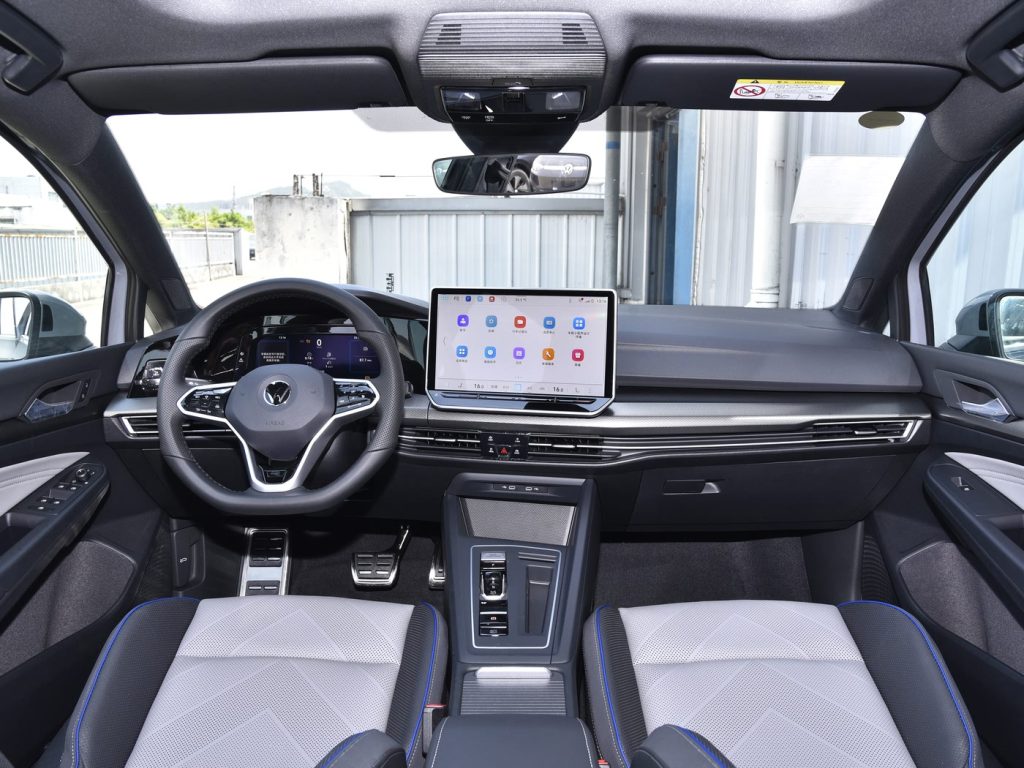 Volkswagen Golf 2025