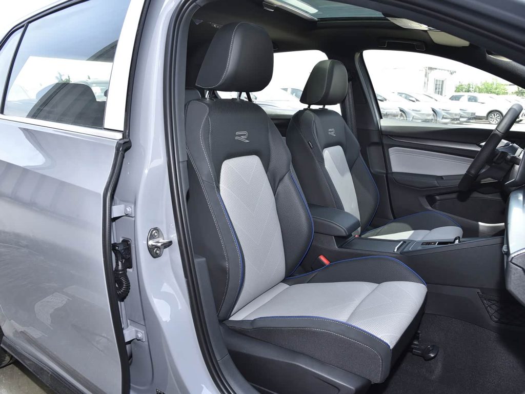 Volkswagen Golf 2025