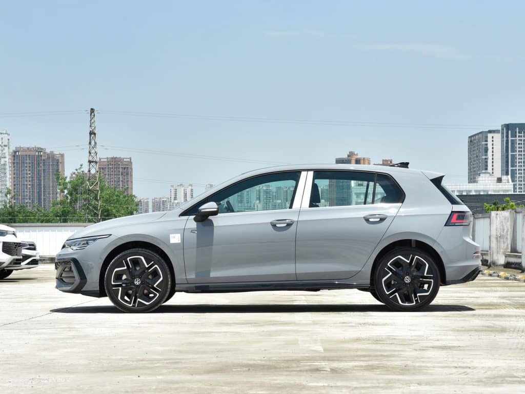 Volkswagen Golf 2025